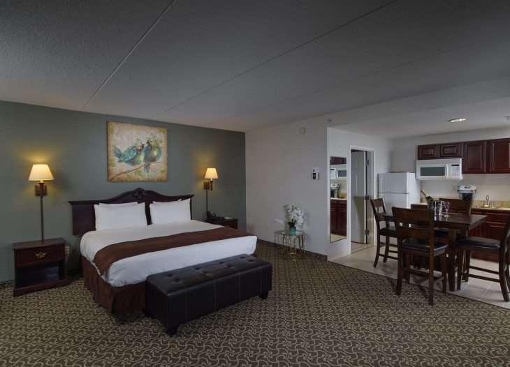 D. Hotel Suites & Spa Holyoke Quarto foto