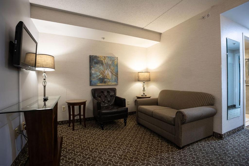 D. Hotel Suites & Spa Holyoke Exterior foto