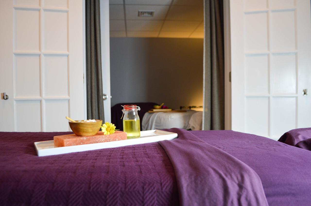 D. Hotel Suites & Spa Holyoke Exterior foto