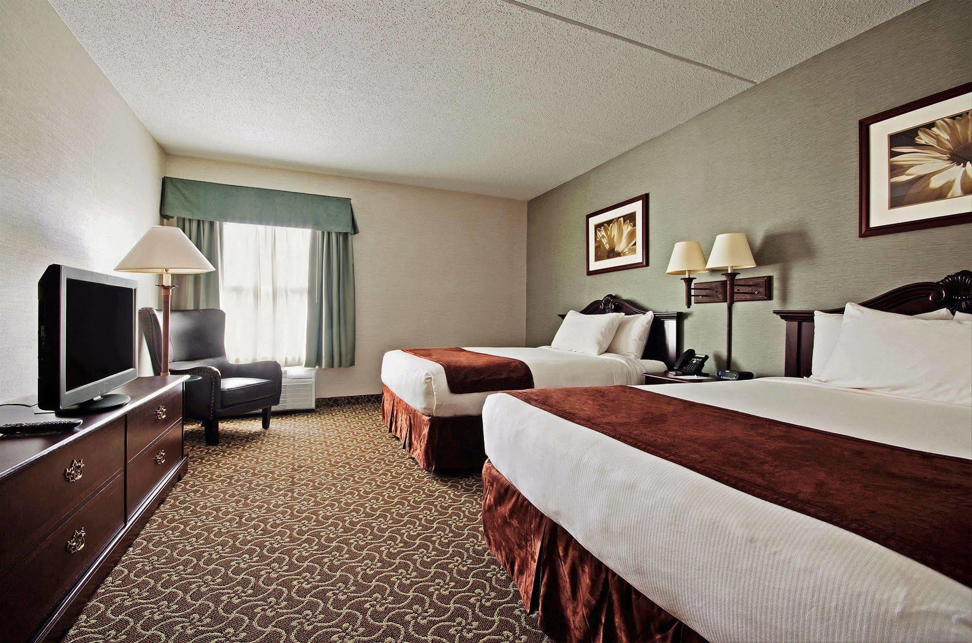 D. Hotel Suites & Spa Holyoke Exterior foto